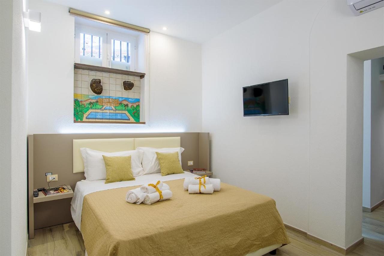 Barlaman Luxury Rooms Палермо Екстер'єр фото