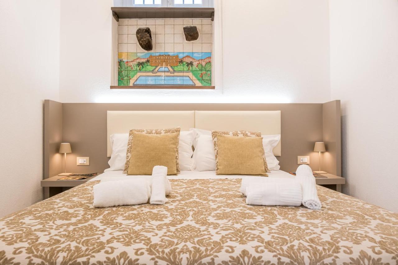 Barlaman Luxury Rooms Палермо Екстер'єр фото
